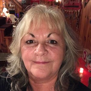 Meet your Posher, Carla